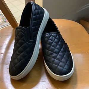 Steve Madden slip-ons